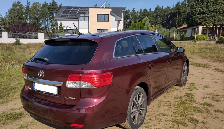 Toyota Avensis cena 27000 przebieg: 339000, rok produkcji 2012 z Chorzele małe 92